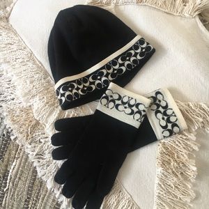 Coach Merino Wool Gloves And Hat Set